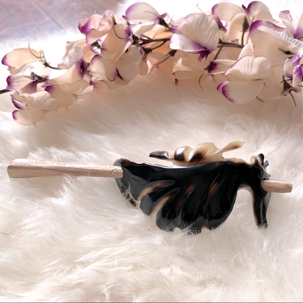 Vintage Seahorse Shell Hair Barrette (Stick)